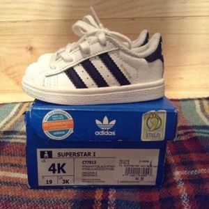 Adidas Superstar size 4K